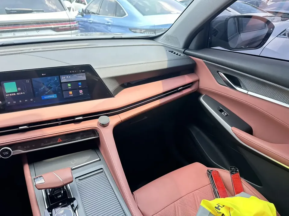 Changan CS75PLUS Changan CS75 PLUS 2024 The third generation champion version 1.5T automatic intelligent driving strong navigation 2024 — thumbnail 3