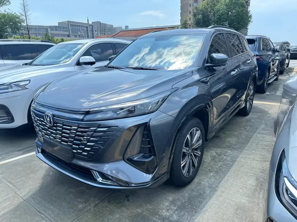 Changan CS75PLUS Changan CS75 PLUS 2024 The third generation champion version 1.5T automatic intelligent driving strong navigation 2024 — photo 1, buy with delivery to Moscow