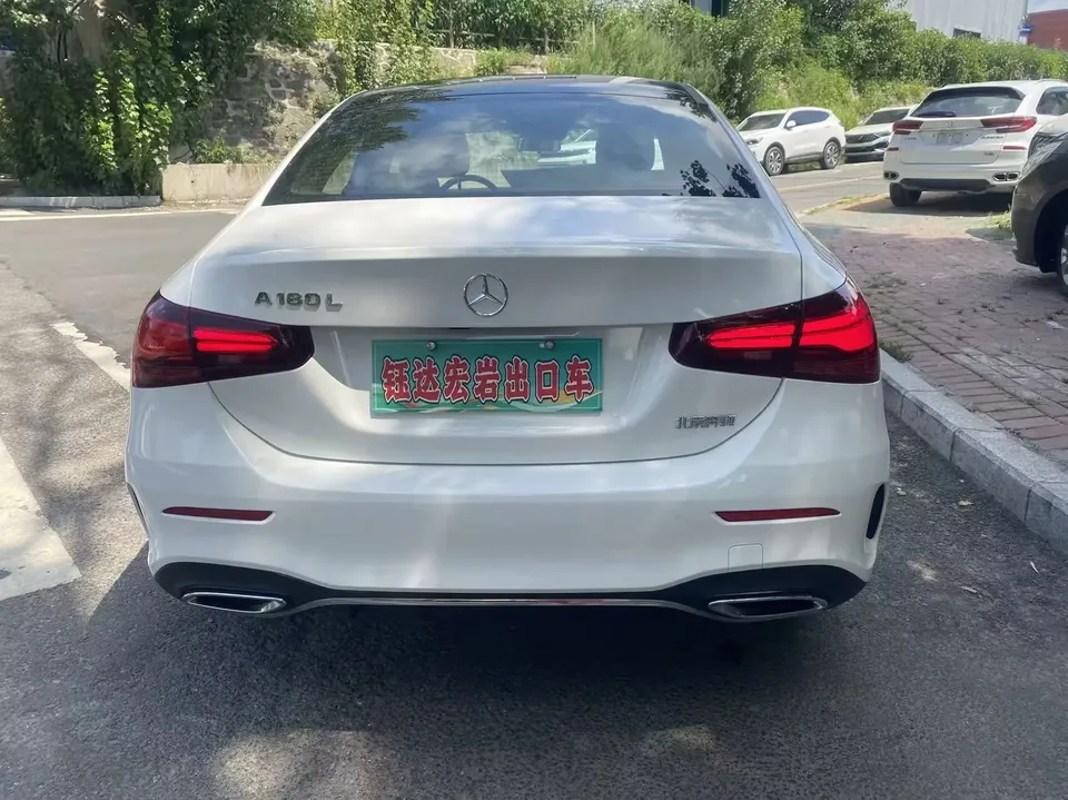 Mercedes-Benz Klasa A Mercedes Benz A Class 2023 A 180 L Sports Sedan 2023 — thumbnail 2