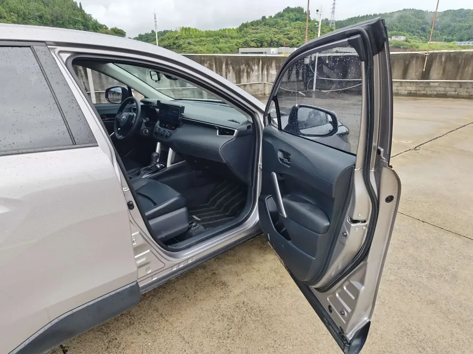 Toyota CorollaCross Corolla Sharp 2024 2.0L CVT Pioneer Edition 2025 — thumbnail 3