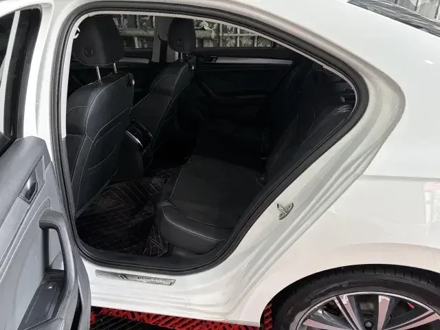 Skoda Superb Speedy 2022 TSI280 DSG Premium Edition 2022 — thumbnail 4