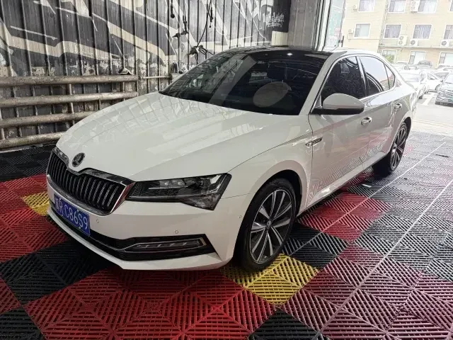 Skoda Superb Speedy 2022 TSI280 DSG Premium Edition 2022 — photo 1, buy with delivery to Moscow