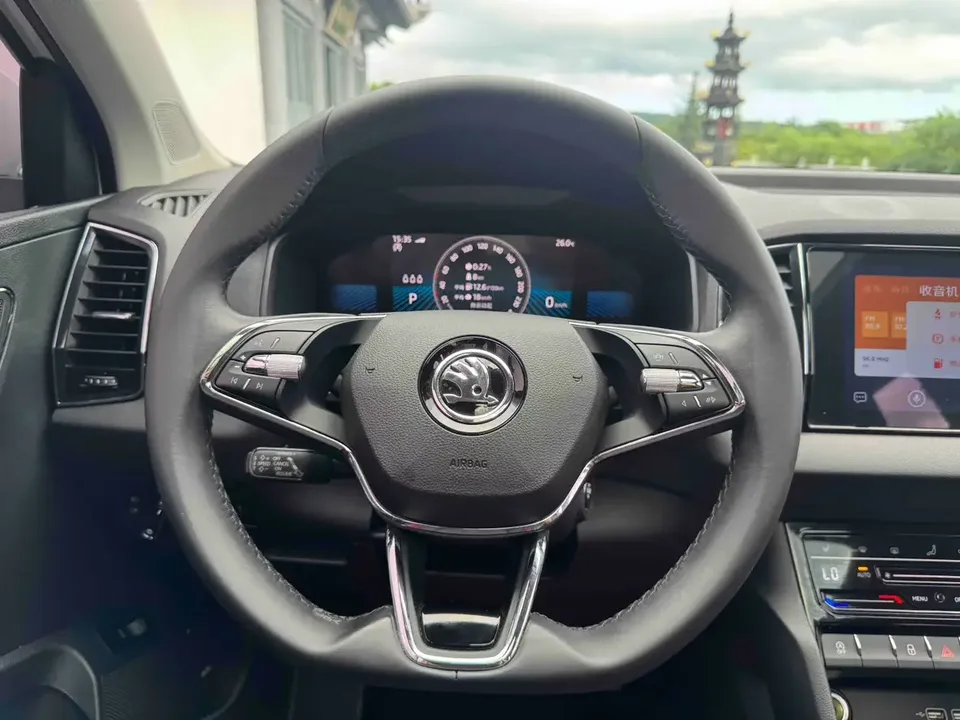 Skoda Karoq Korok 2023 TSI280 Premium Edition 2023 — thumbnail 4