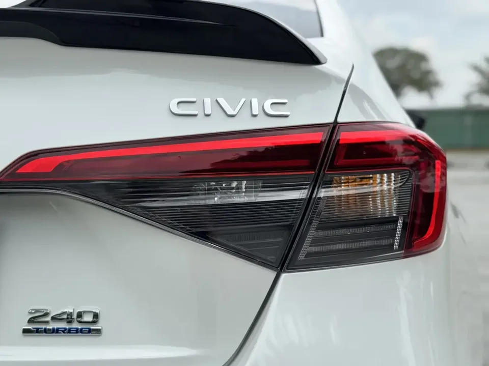 Honda CIVIC Civic 2022 240TURBO CVT Fuel Edition 2022 — thumbnail 3