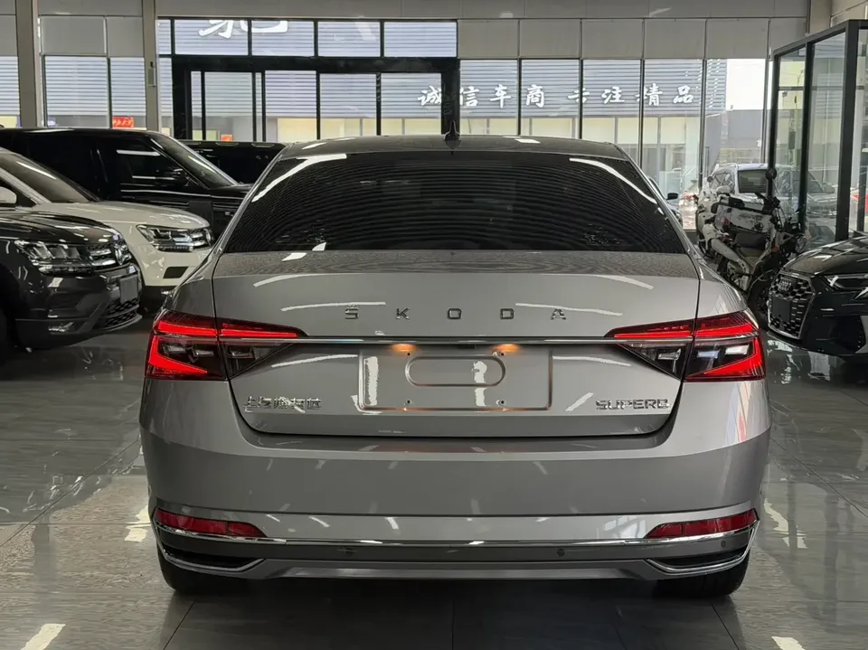 Skoda Superb Speedy 2023 Modified TSI280 DSG Premium Edition 2023 — thumbnail 2