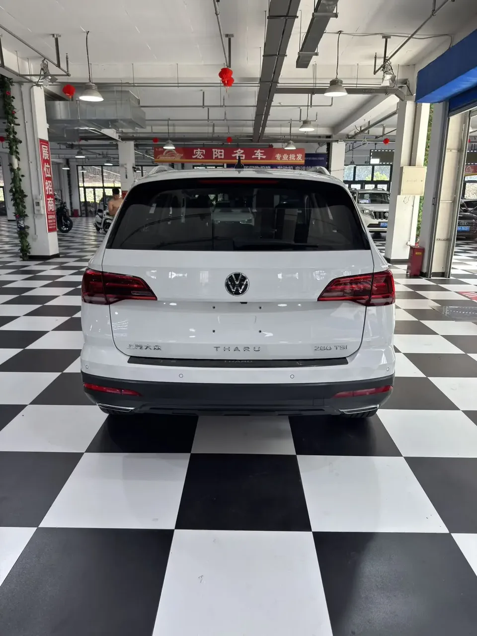 Volkswagen Tharu tuyue 2022 280TSI 2WD Deluxe Edition 2022 — thumbnail 2