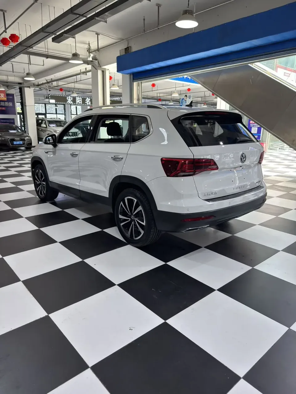 Volkswagen Tharu tuyue 2022 280TSI 2WD Deluxe Edition 2022 — thumbnail 4