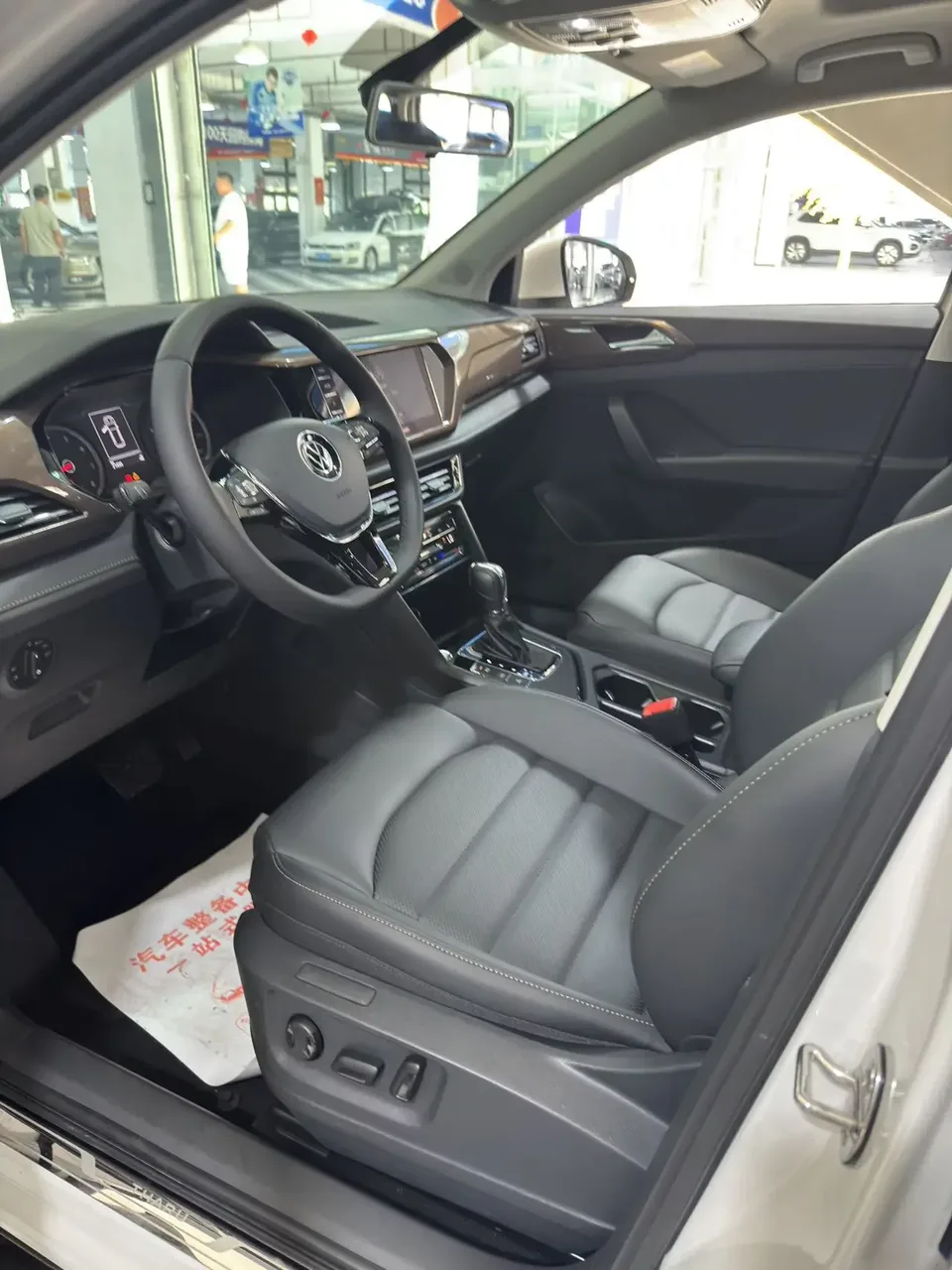 Volkswagen Tharu tuyue 2022 280TSI 2WD Deluxe Edition 2022 — thumbnail 5