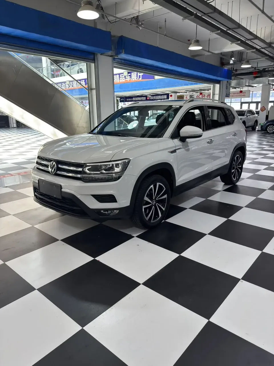 Volkswagen Tharu tuyue 2022 280TSI 2WD Deluxe Edition 2022 — photo 1, buy with delivery to Moscow