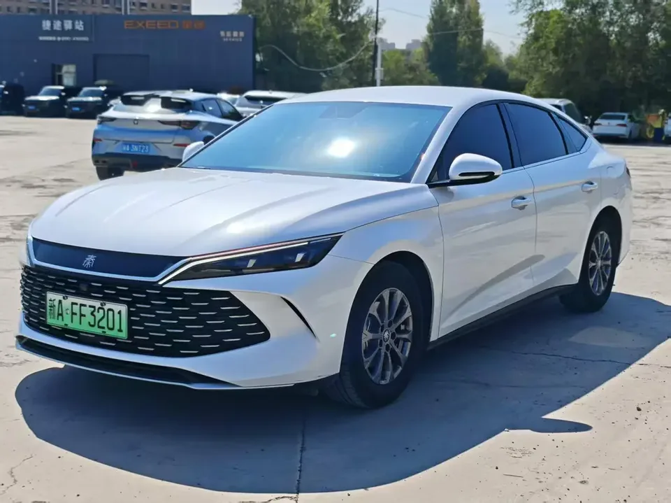 BYD Qin L DM Qin L DM 2025 Intelligent Driving Edition DM-i 80KM Leading Edition 2025 — photo 1, buy with delivery to Moscow