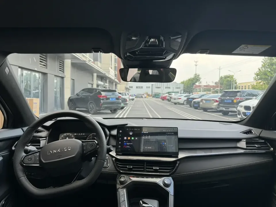 Lynk & Co 06 Lynk & Co 06 2023 Remix 1.5T Hero 2023 — thumbnail 3