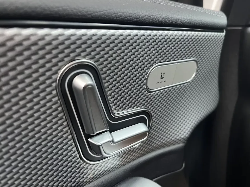 Mercedes-Benz Klasa A Mercedes Benz A Class 2022 A 180 L sports sedan facelift 2022 — thumbnail 3