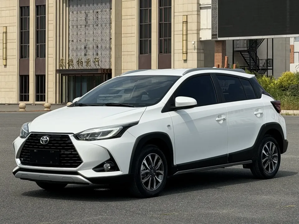 Toyota Yaris L YARiS L to dazzle 2022 X 1.5L CVTPLUS 2022 — photo 1, buy with delivery to Moscow
