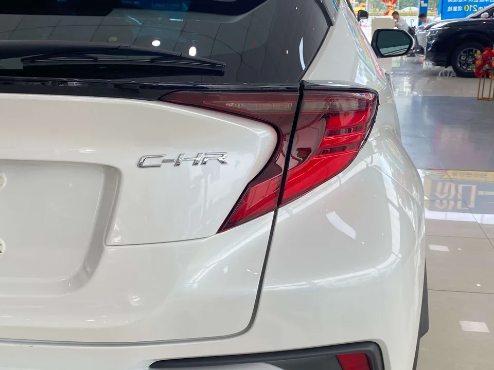 Toyota C-HR Toyota C-HR 2023 2.0L Deluxe Edition 2024 — thumbnail 3