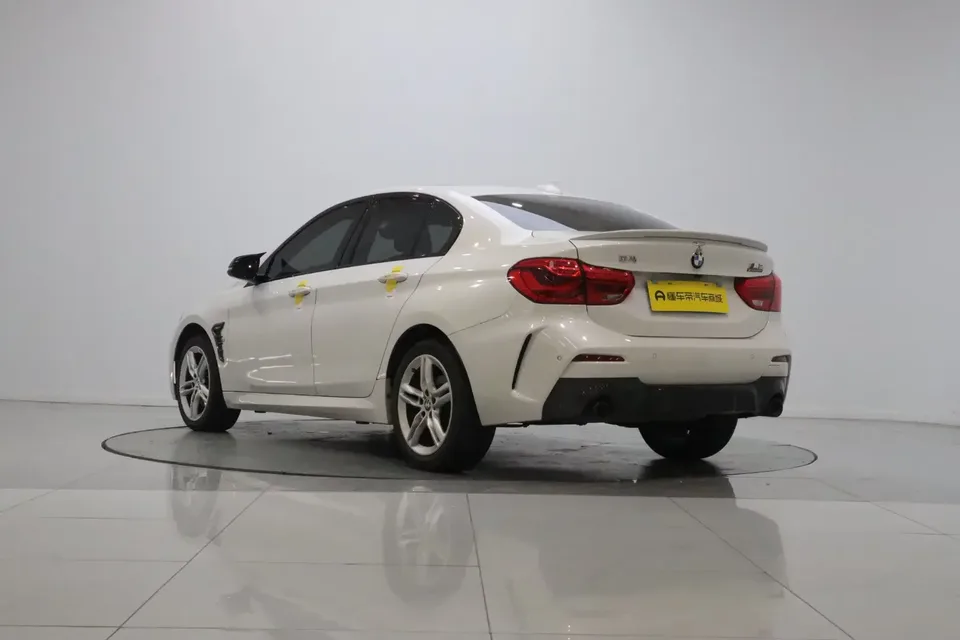 BMW 1 Series BMW 1 Series 2021 120i M Sport Night Edition 2022 — thumbnail 2