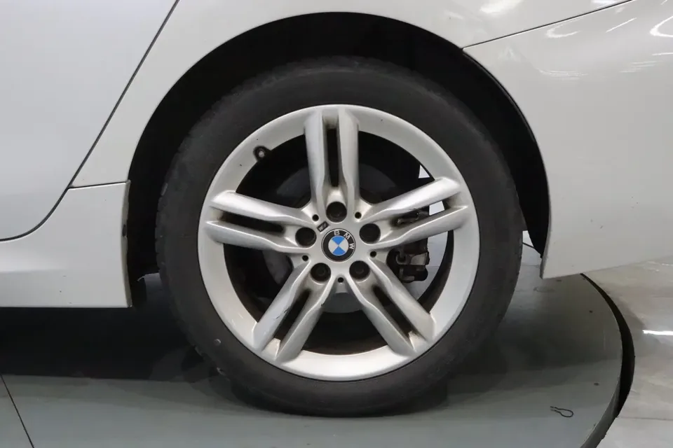 BMW 1 Series BMW 1 Series 2021 120i M Sport Night Edition 2022 — thumbnail 3