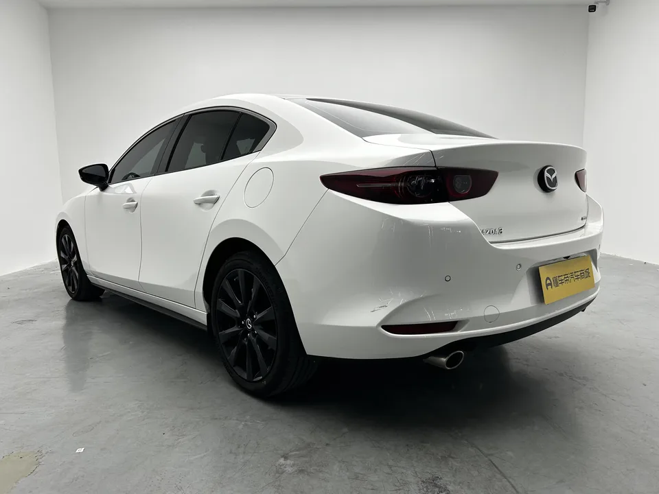 Mazda Axela Mazda3 Angkesela 2023 2.0L Automatic Premium Edition 2025 — thumbnail 2