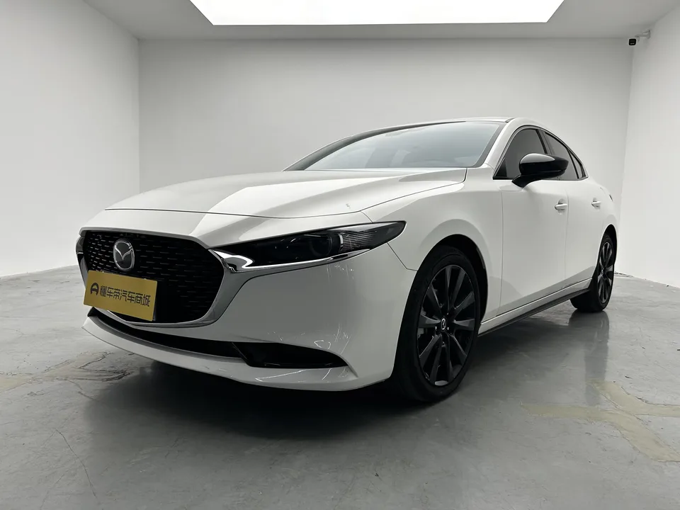 Mazda Axela Mazda3 Angkesela 2023 2.0L Automatic Premium Edition 2025 — photo 1, buy with delivery to Moscow