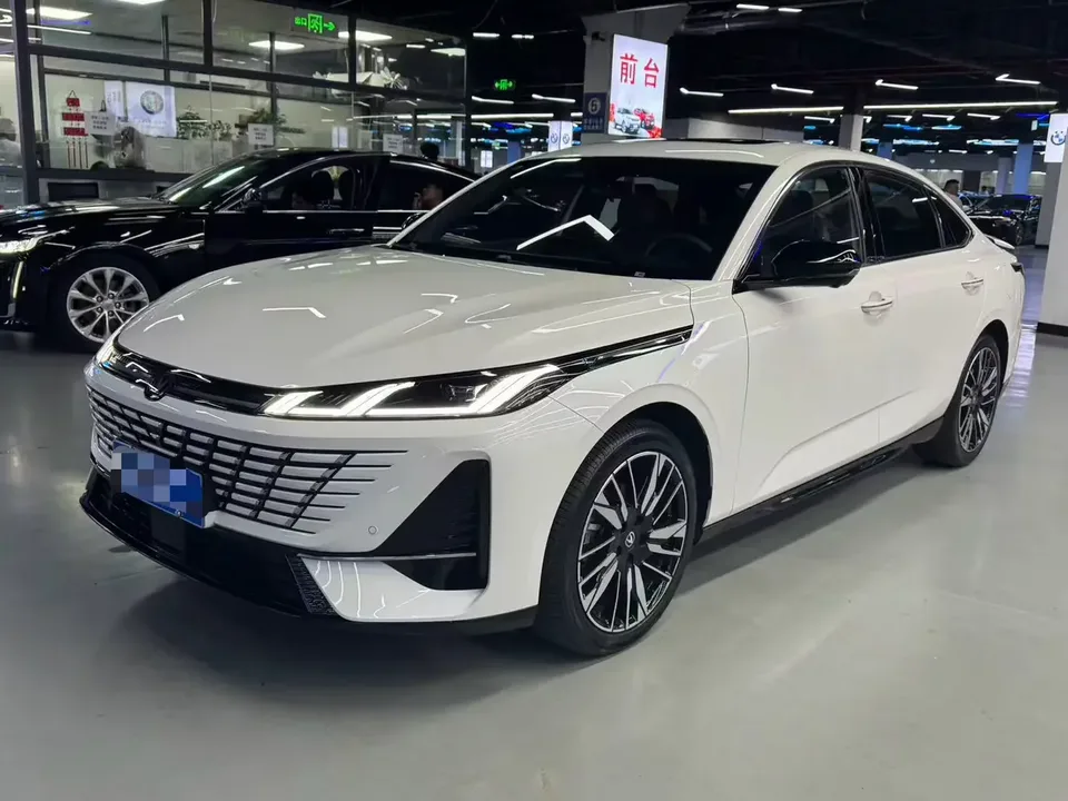 Changan Escape Escape 2026 Fourth-generation 1.5T DCT 500Bar Jinxiang model 2025 — photo 1, buy with delivery to Moscow