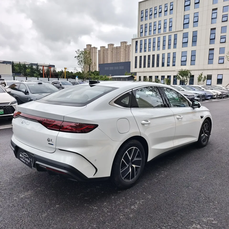 BYD Qin L DM Qin L DM 2025 DM-i 80KM Intelligent Driving Edition 2025 — thumbnail 2