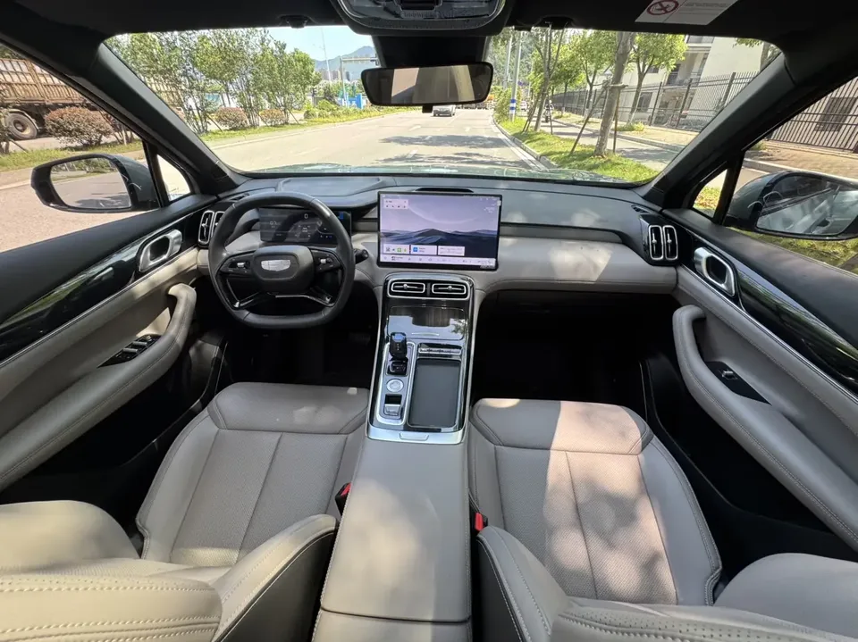 Geely Atlas L Boyue L 2025 The fourth generation 1.5TD DCT starts its journey 2025 — thumbnail 4