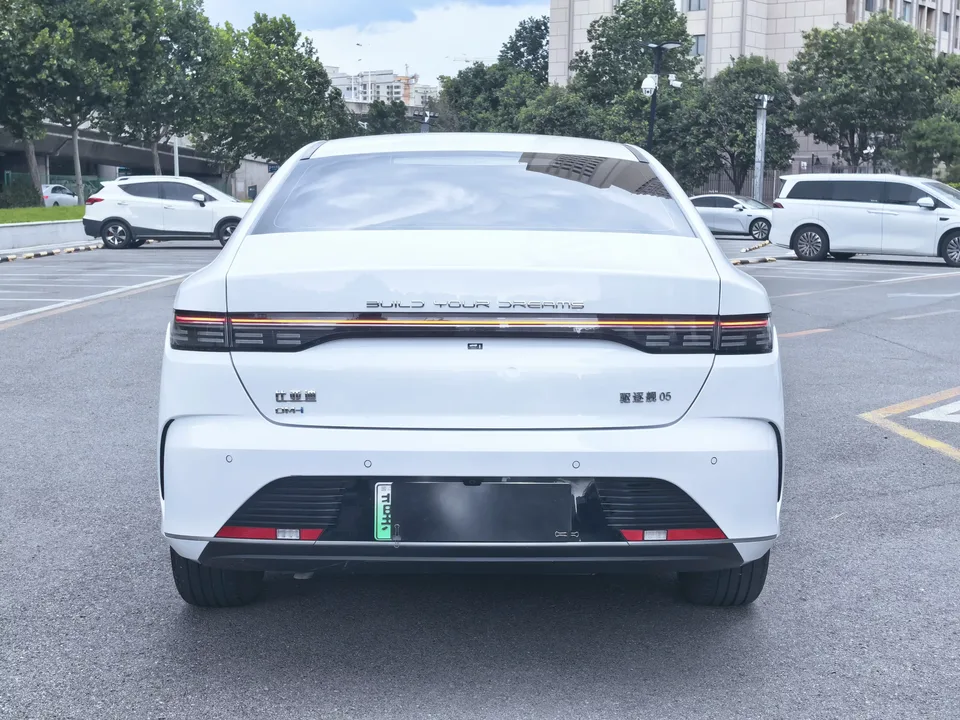 BYD Qin PLUS DM Qin PLUS DM 2024 Honor Edition DM-i 55KM Leading Edition 2025 — миниатюра 2