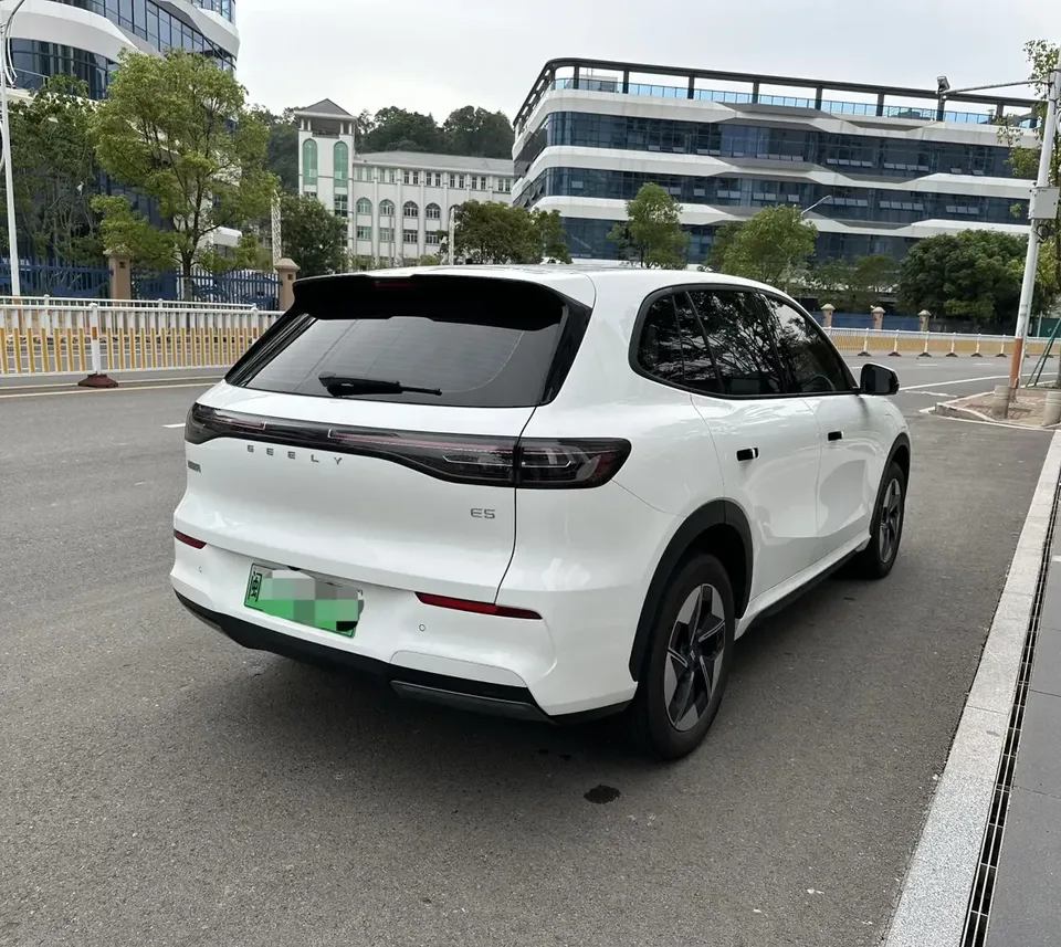 Geely Galaxy E5 Galaxy E5 2024 440km Departure Edition 2025 — миниатюра 2