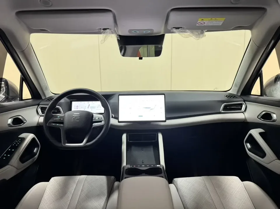 BYD Yuan Up Yuan UP 2025 Smart Driving Edition 401KM Vitality Edition 2026 — thumbnail 3