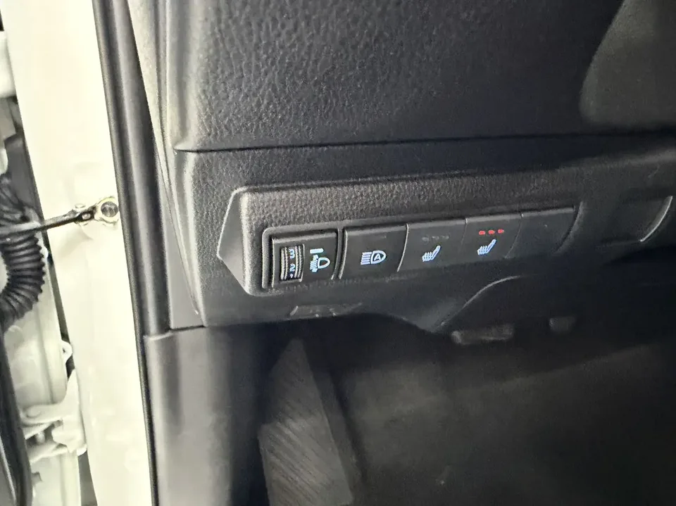 Toyota Levin Lei Ling 2022 185T CVT Sports Edition 2022 — thumbnail 3