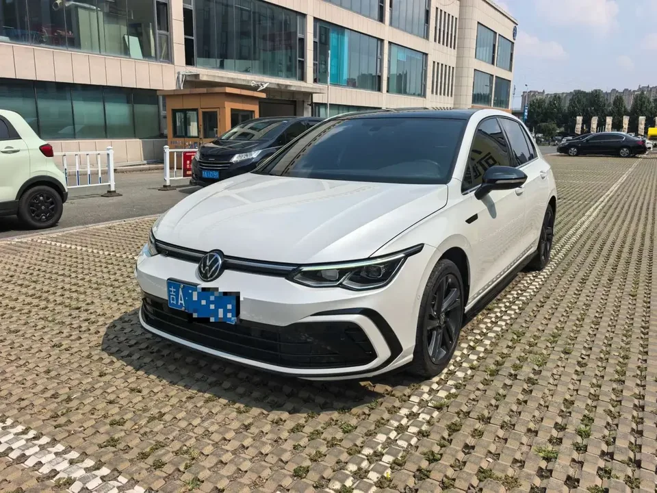 Volkswagen Golf golf 2023 280TSI DSG R-Line 2023 — photo 1, buy with delivery to Moscow