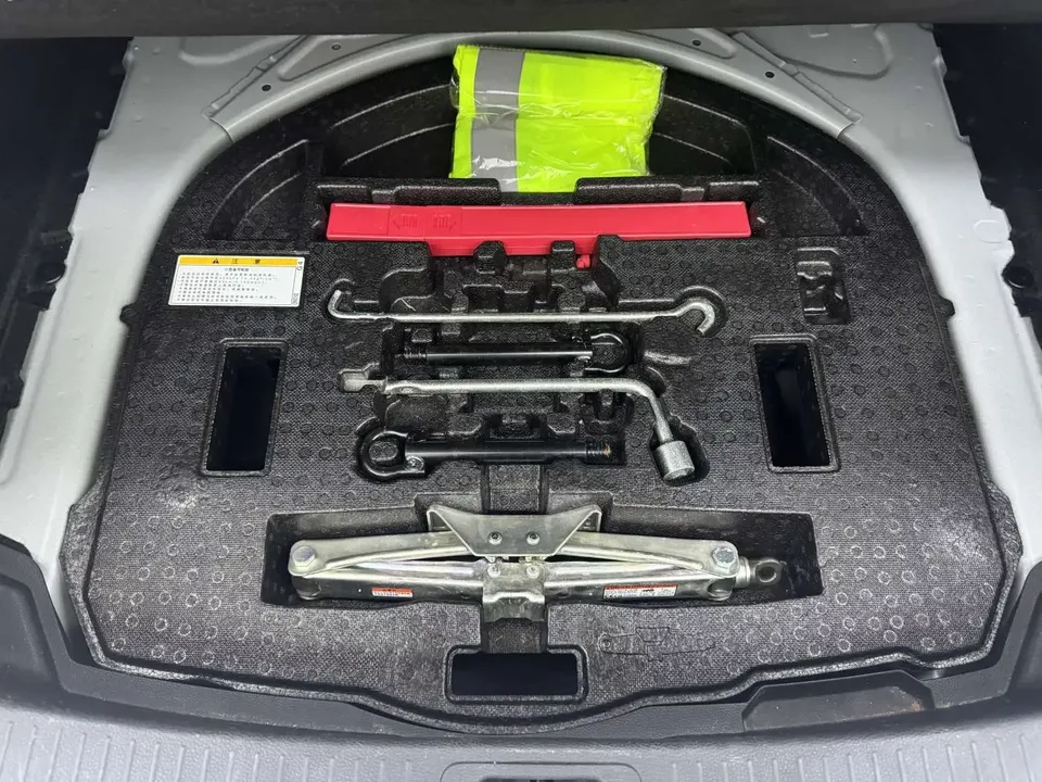 Toyota Corolla Corolla 2021 Dual Engine 1.8L E-CVT Elite Edition 2022 — thumbnail 3