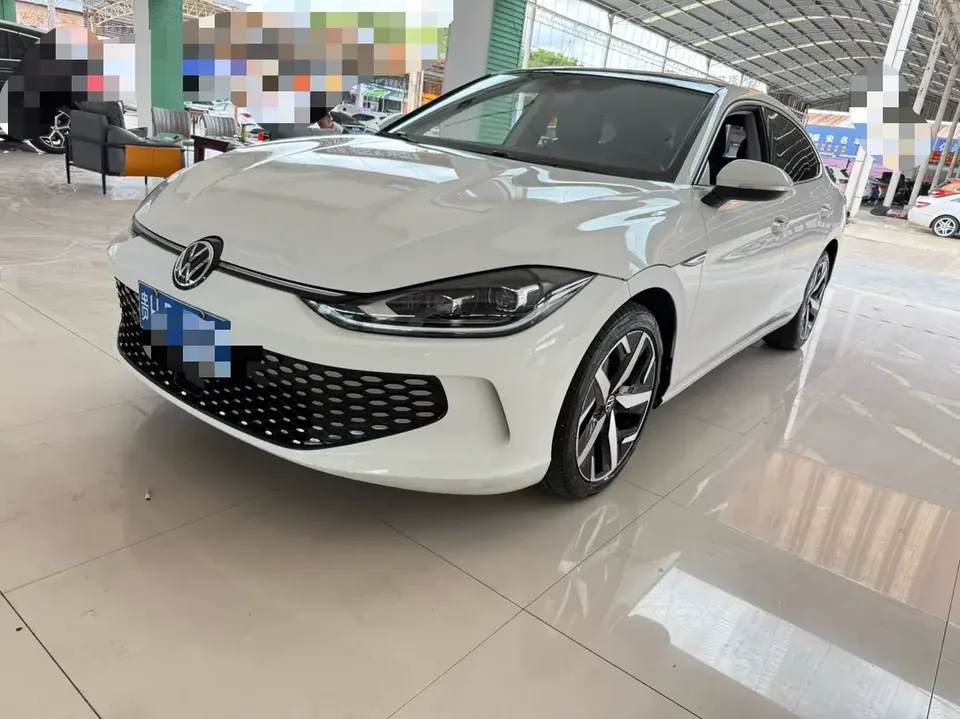 Volkswagen Lamando Lingdu 2022 Lingdu L 280TSI DSG Hot Edition 2023 — photo 1, buy with delivery to Moscow