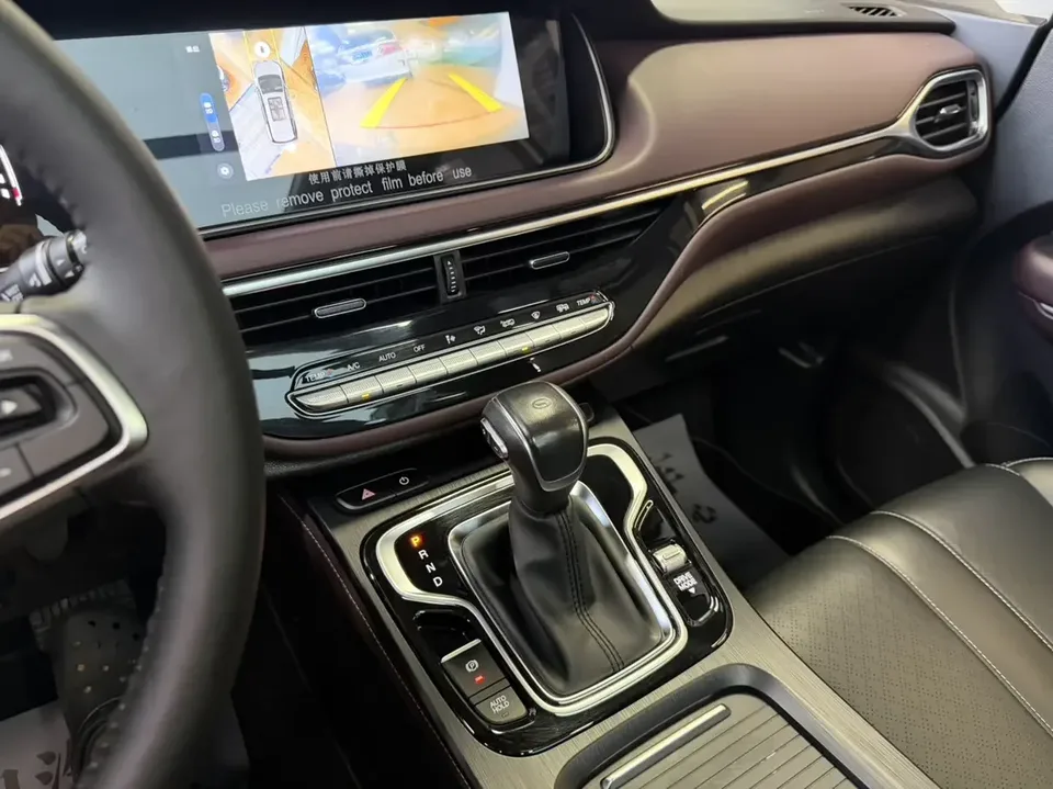 GAC Trumpchi M6 Trumpchi M6 2021 270T Automatic Premium Edition 7 Seaters 2022 — thumbnail 3