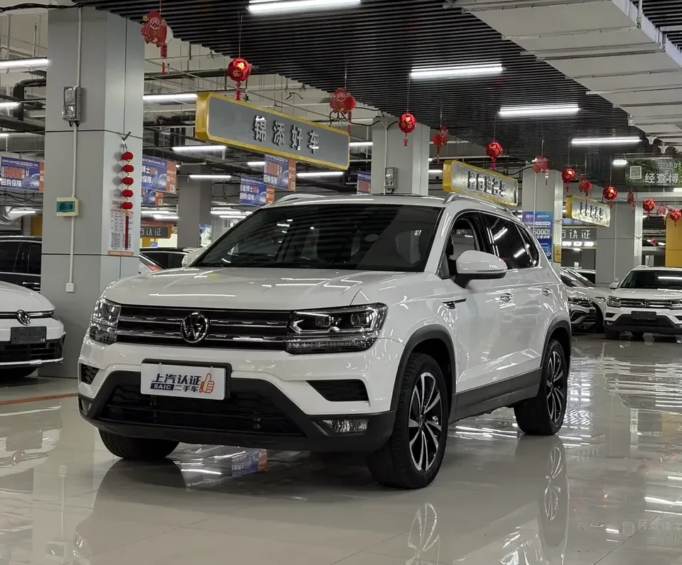 Volkswagen Tharu tuyue 2022 280TSI 2WD Deluxe Edition 2022 — photo 1, buy with delivery to Moscow