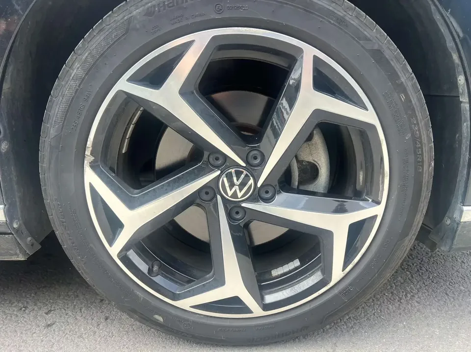 Volkswagen Magotan Magotan 2023 2 millionth anniversary edition 280TSI DSG leading model 2024 — thumbnail 2