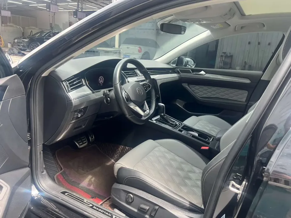 Volkswagen Magotan Magotan 2023 2 millionth anniversary edition 280TSI DSG leading model 2024 — thumbnail 3