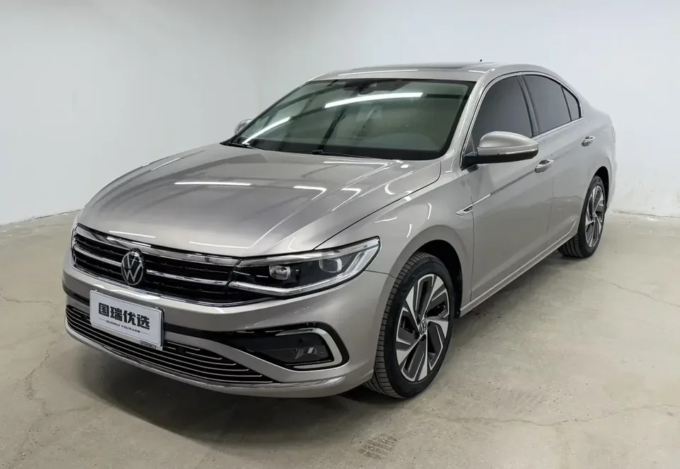 Volkswagen Bora Bora 2023 280TSI DSG Premium Edition 2022 — photo 1, buy with delivery to Moscow