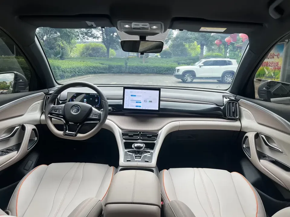 BYD Song Pro DM Song Pro DM 2024 DM-i Honor Edition 71km Pilot Edition 2025 — thumbnail 3
