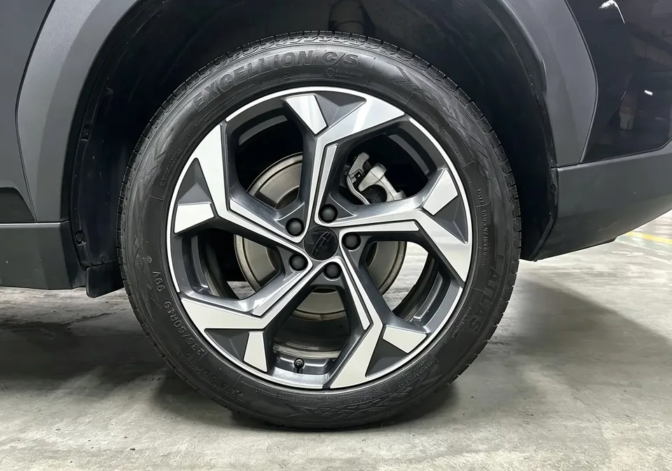 Geely Atlas L Boyue L 2023 1.5TD DCT Premium 2023 — миниатюра 3