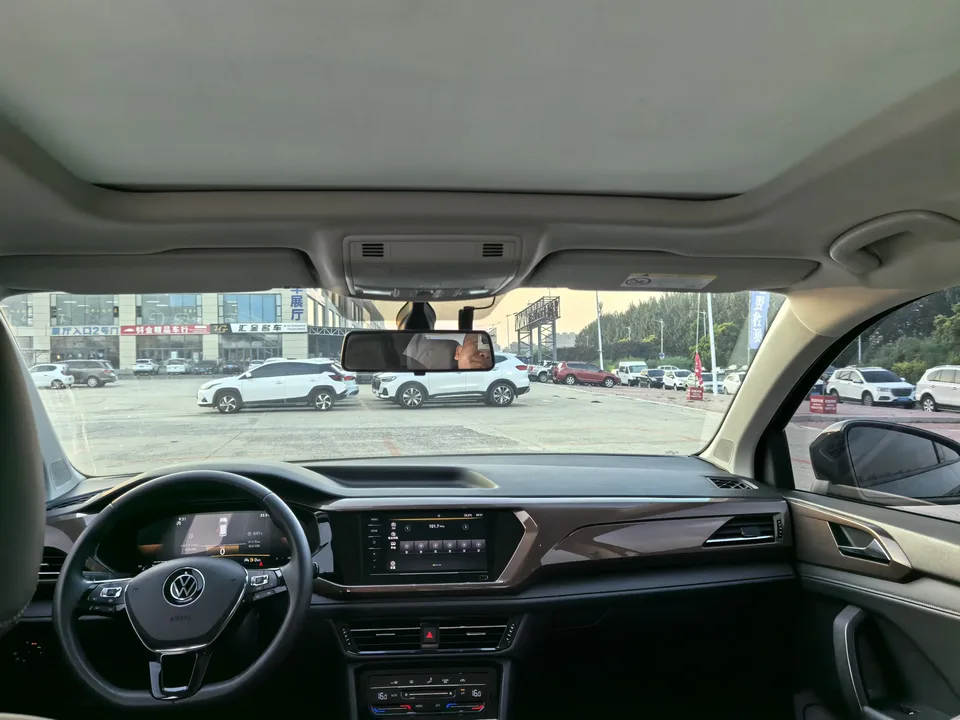 Volkswagen Tharu tuyue 2022 280TSI 2WD Comfort Edition 2022 — thumbnail 3