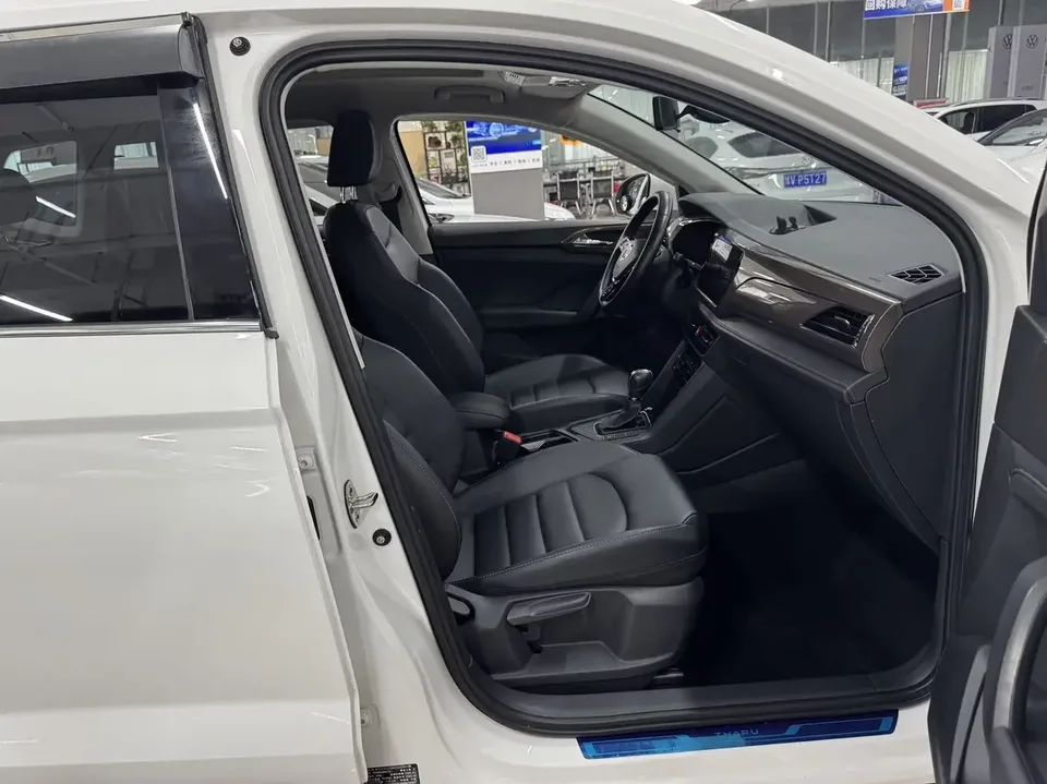 Volkswagen Tharu tuyue 2022 280TSI 2WD Deluxe Edition 2022 — thumbnail 4