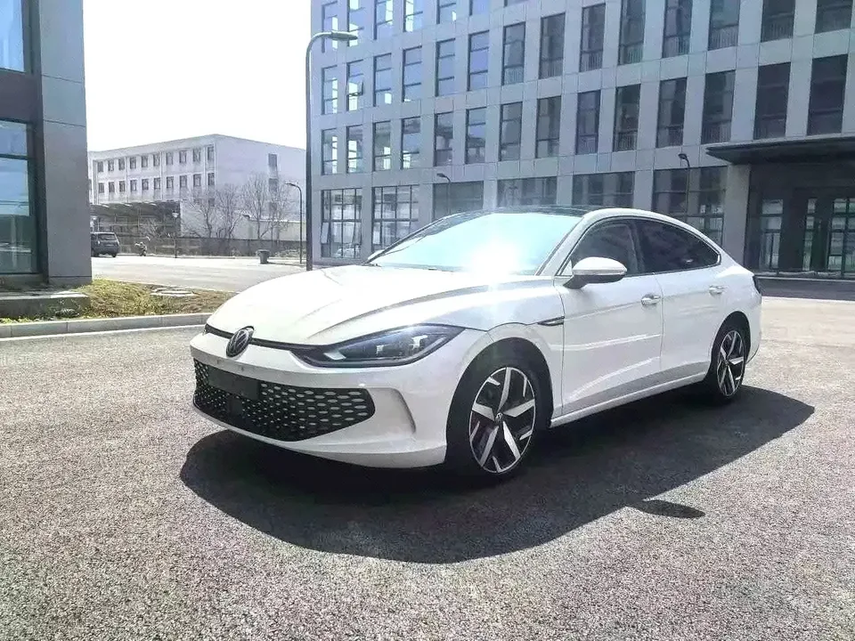 Volkswagen Lamando Lingdu 2022 Lingdu L 280TSI DSG Cool Edition 2022 — photo 1, buy with delivery to Moscow
