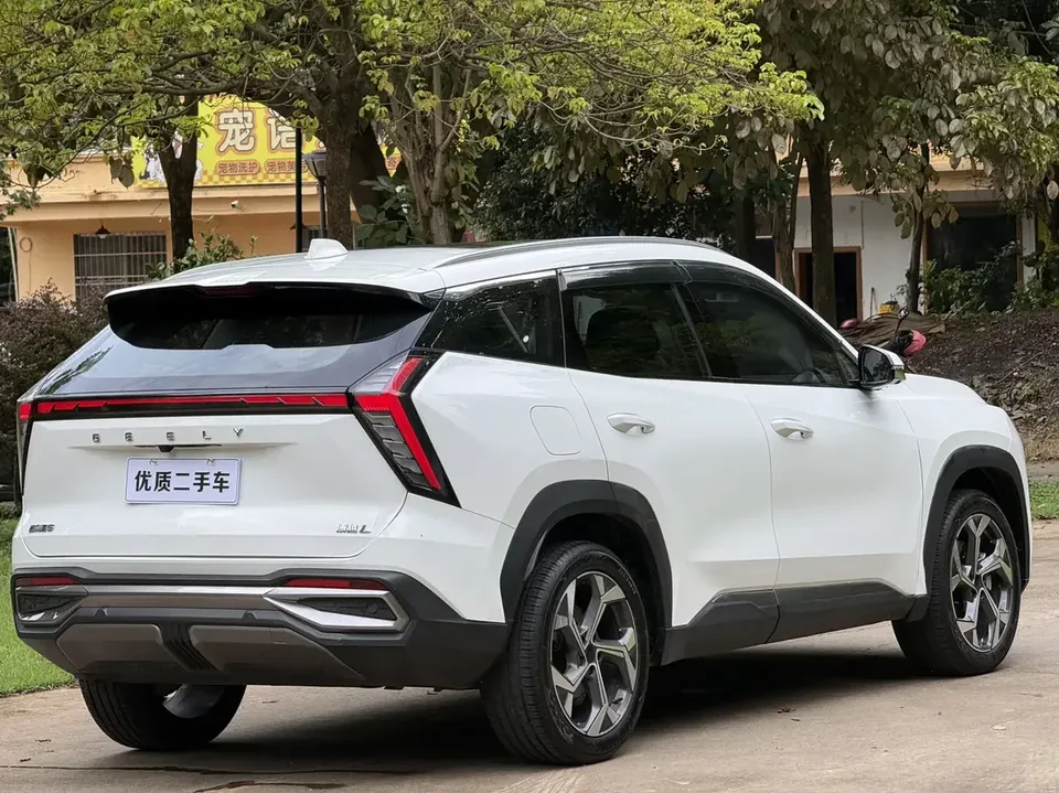 Geely Atlas L Boyue L 2023 1.5TD DCT Premium 2022 — миниатюра 2
