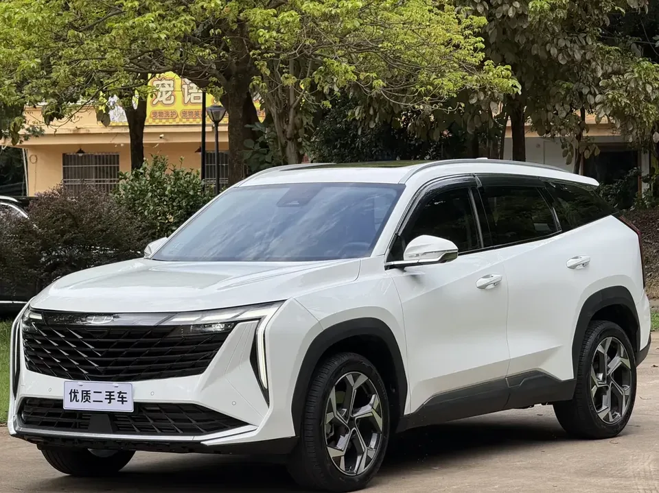 Geely Atlas L Boyue L 2023 1.5TD DCT Premium 2022 — фото 1, купить с доставкой в Москву