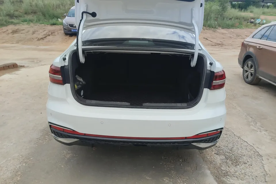 Volkswagen Lavida Lavida 2023 280TSI DSG Starry Sky Edition 2023 — thumbnail 5