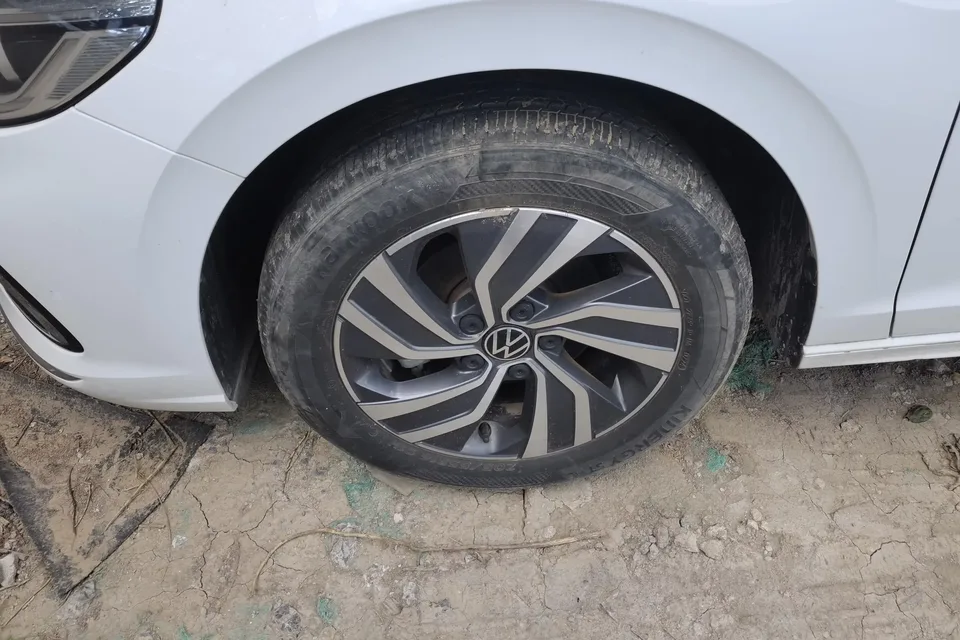 Volkswagen Bora Bora 2024 200TSI DSG Joy Edition 2024 — thumbnail 2