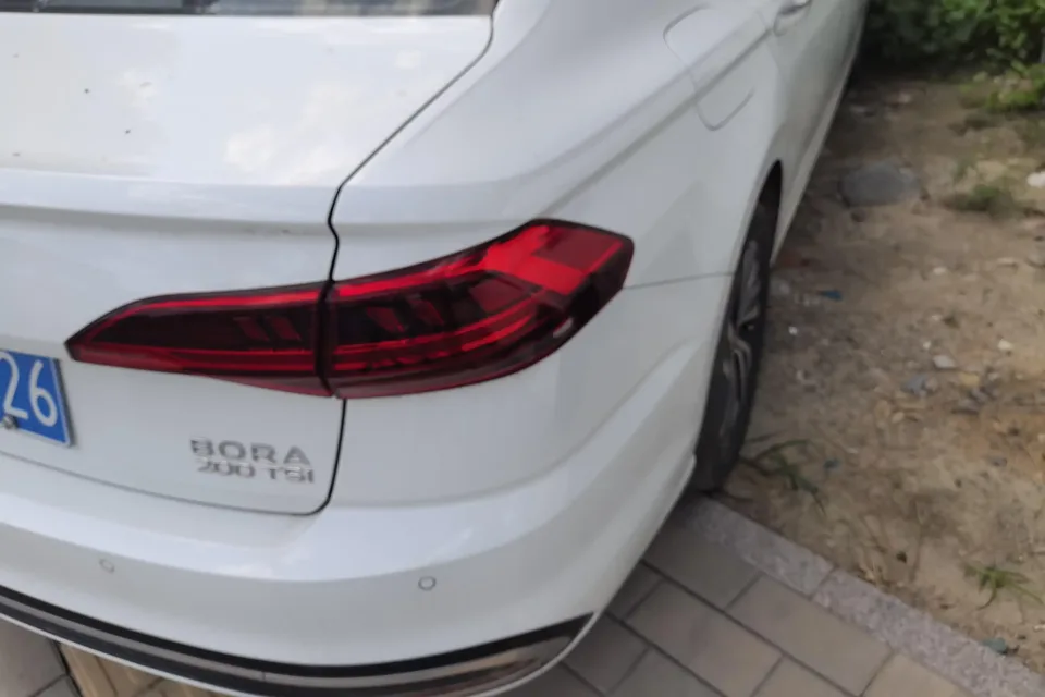 Volkswagen Bora Bora 2024 200TSI DSG Joy Edition 2024 — thumbnail 3