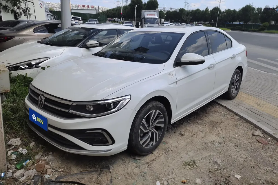Volkswagen Bora Bora 2024 200TSI DSG Joy Edition 2024 — photo 1, buy with delivery to Moscow