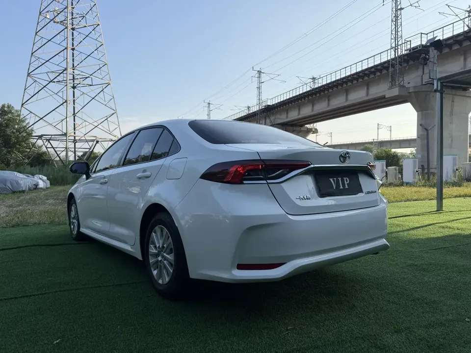 Toyota Corolla Corolla 2021 1.5L CVT Elite Edition 2022 — thumbnail 2