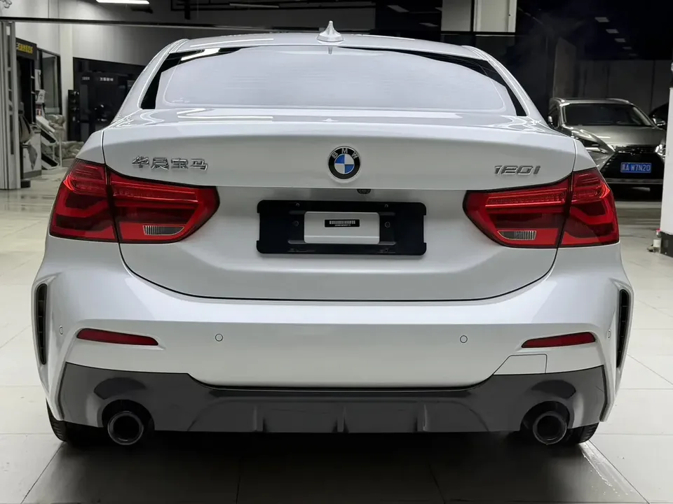 BMW 1 Series BMW 1 Series 2023 120i M Sport Night Edition 2023 — thumbnail 2